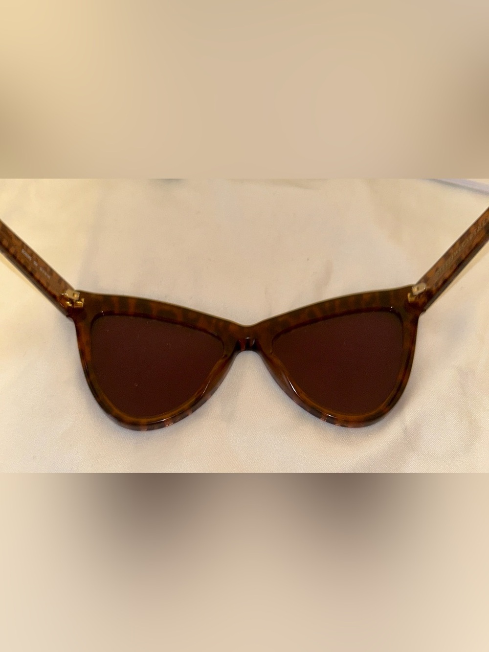 Stella McCartney Extreme Cat Eye Sunglasses with Case. - Picture 7 of 8